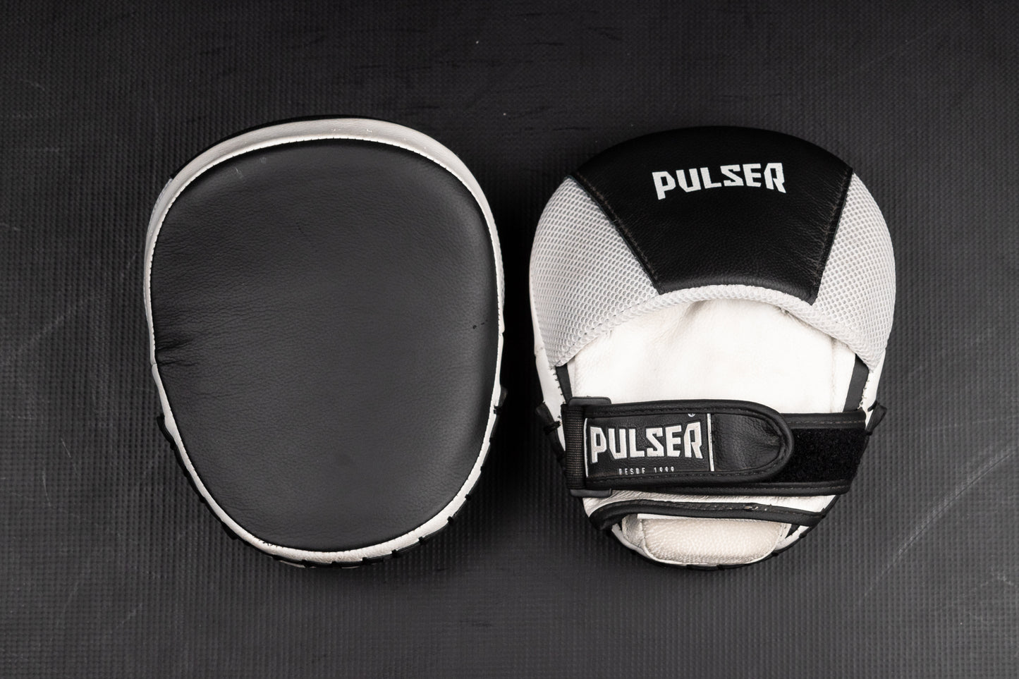 Manopla Couro Pulser