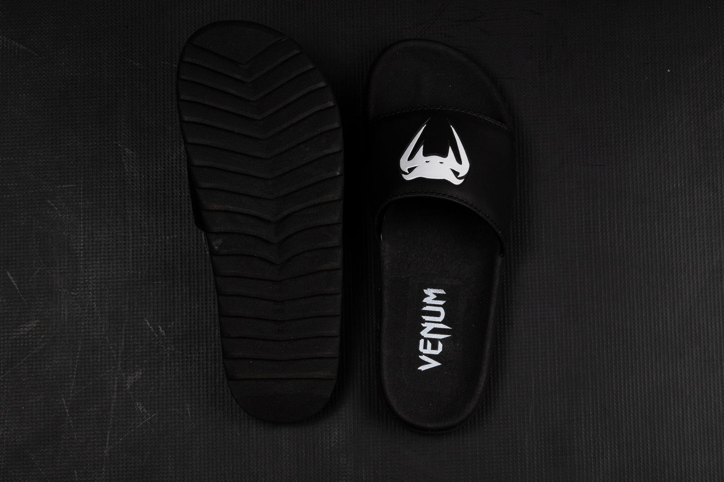 Chinelo Venum
